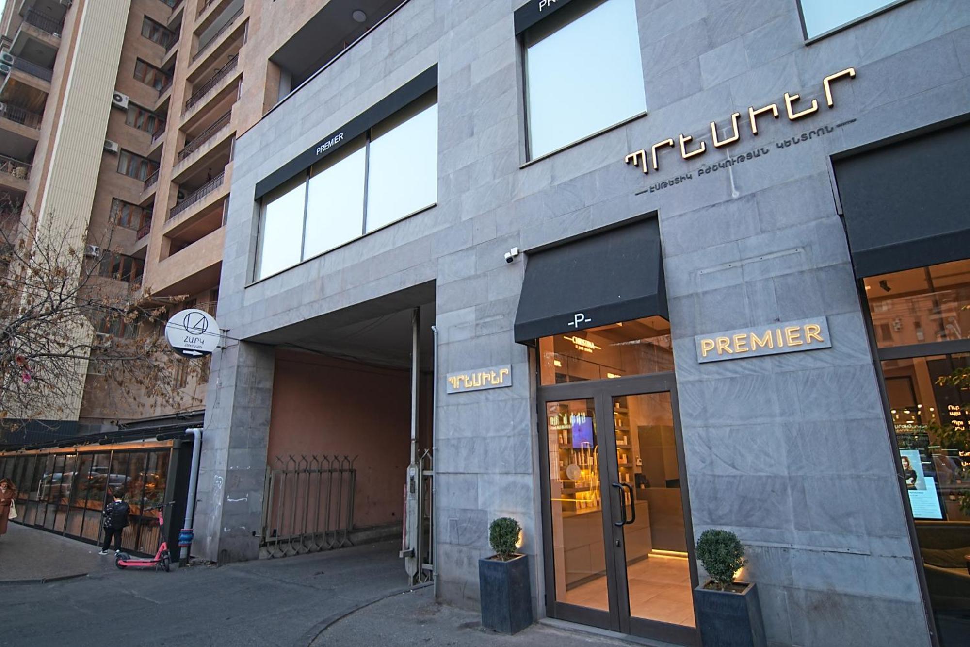 City View 2-Bedroom Luxury Apartment On 13 Buzand Street By Sweet Home Yerevan Bagian luar foto